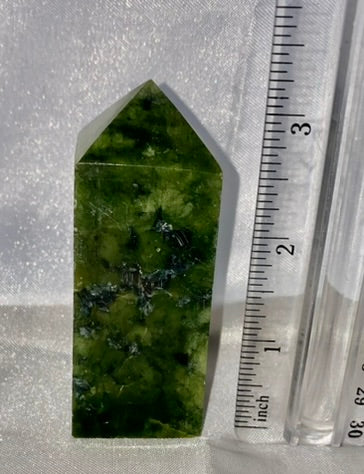 Green Jade Point 1-6s - polished green stone mini-tower sculpture