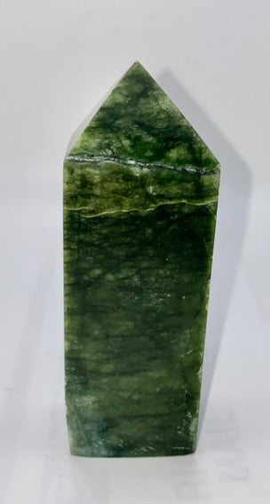 Green Jade Point 1,2l  - polished green stone mini-tower sculpture