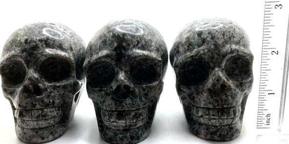 Yooperlite Skull 3,4,5 (UV Reactive) - Halloween decor, spooky polished stone sculpture glows under blacklight…