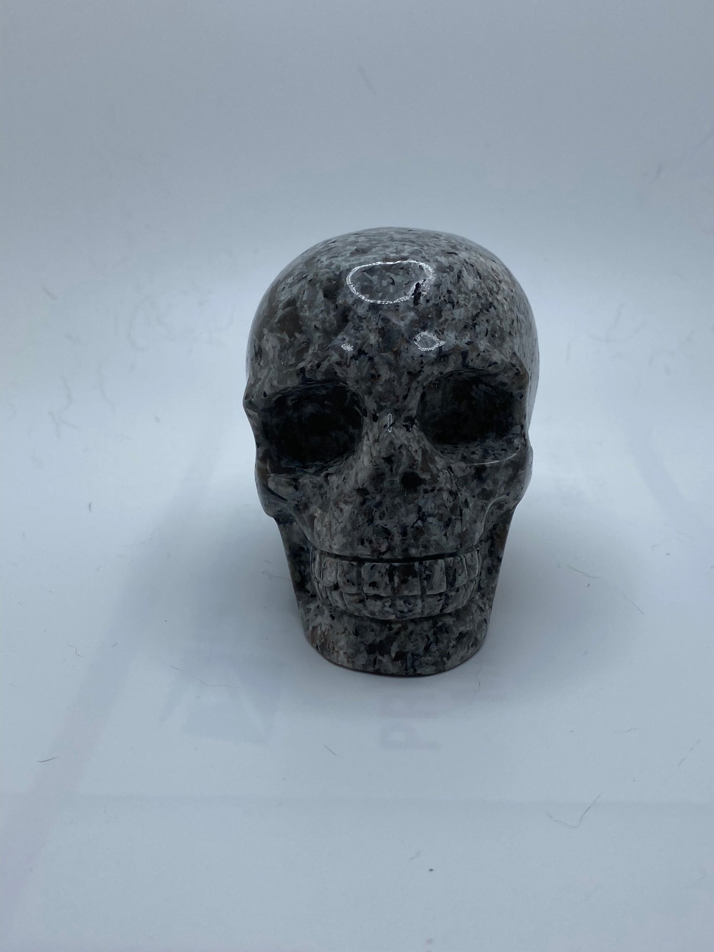 Yooperlite Skull 3,4,5 (UV Reactive) - Halloween decor, spooky polished stone sculpture glows under blacklight…