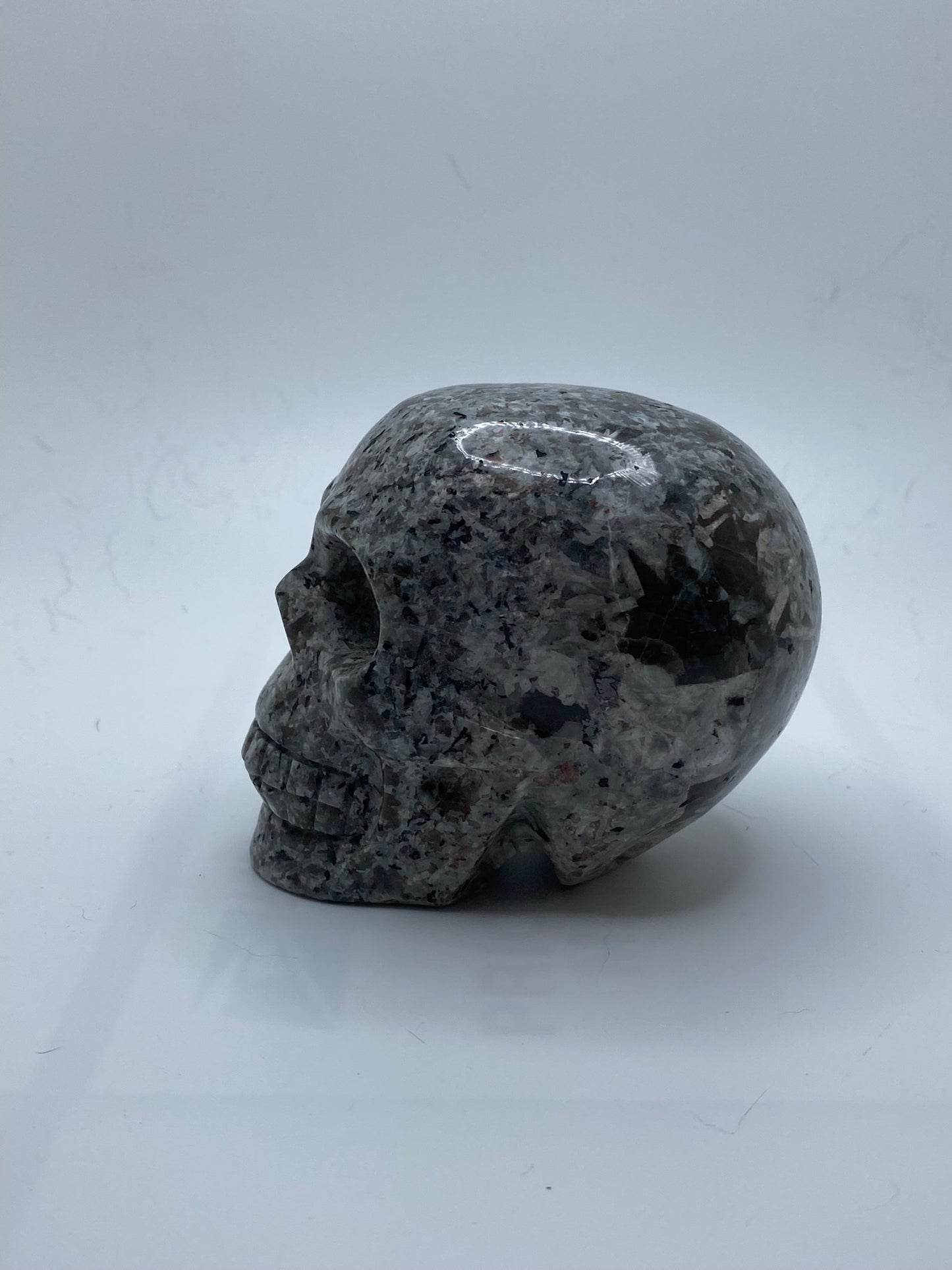 Yooperlite Skull 3,4,5 (UV Reactive) - Halloween decor, spooky polished stone sculpture glows under blacklight…