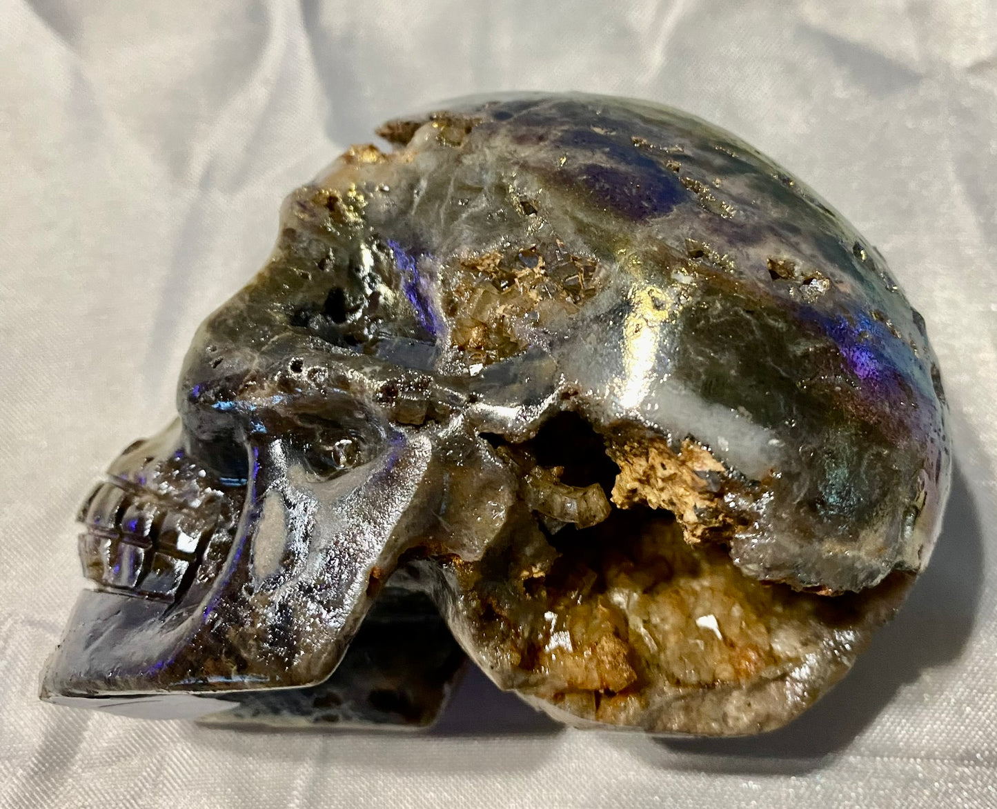 Sphalerite Stone Skull Sculpture with Aura l1-7, with amazing druzy drusy pockets and crystals - Halloween decor, spooky polished stone sculpture