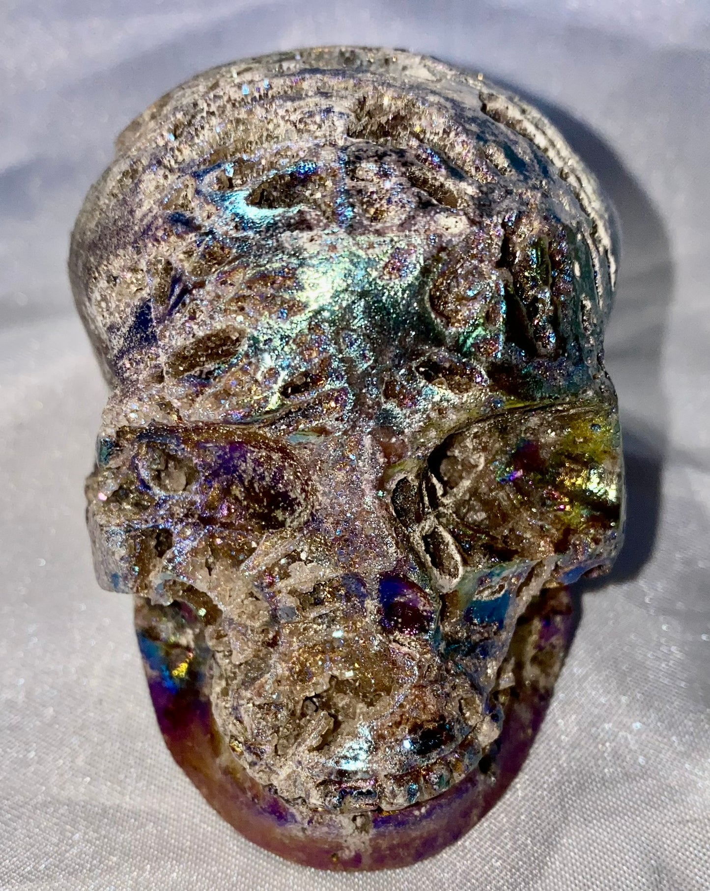 Sphalerite Aura Skull l polished stone sculpture with drusy druzy - Halloween decor, spooky polished stone sculpture