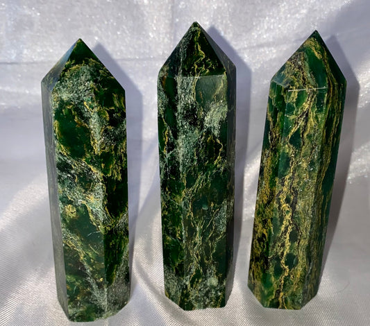 Emerald Point 1-3m - polished green stone mini-tower sculpture