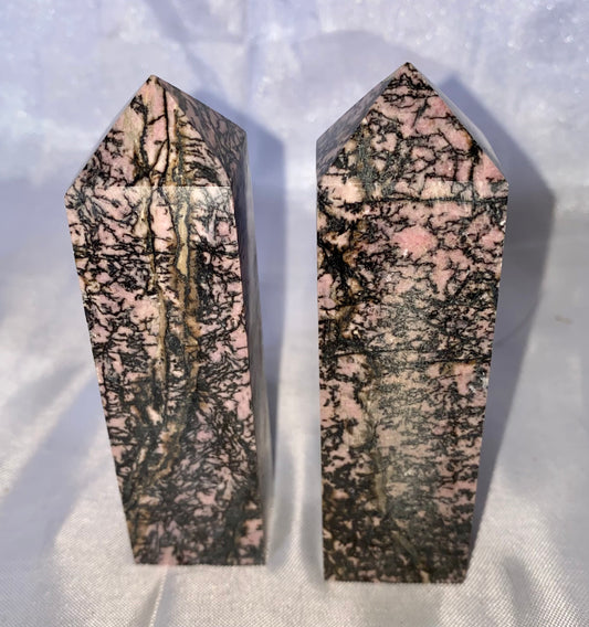 Rhodonite Point m4,5 - polished pink black stone mini-tower sculpture