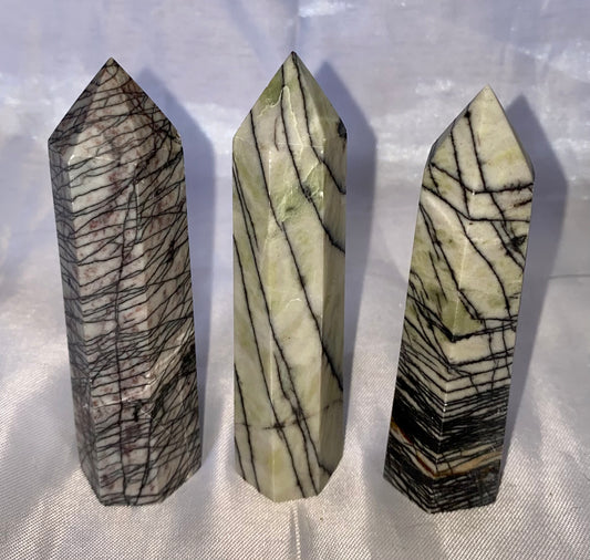 Spiderweb Jasper Point m1,2,3  - striped black cream white polished stone sculpture