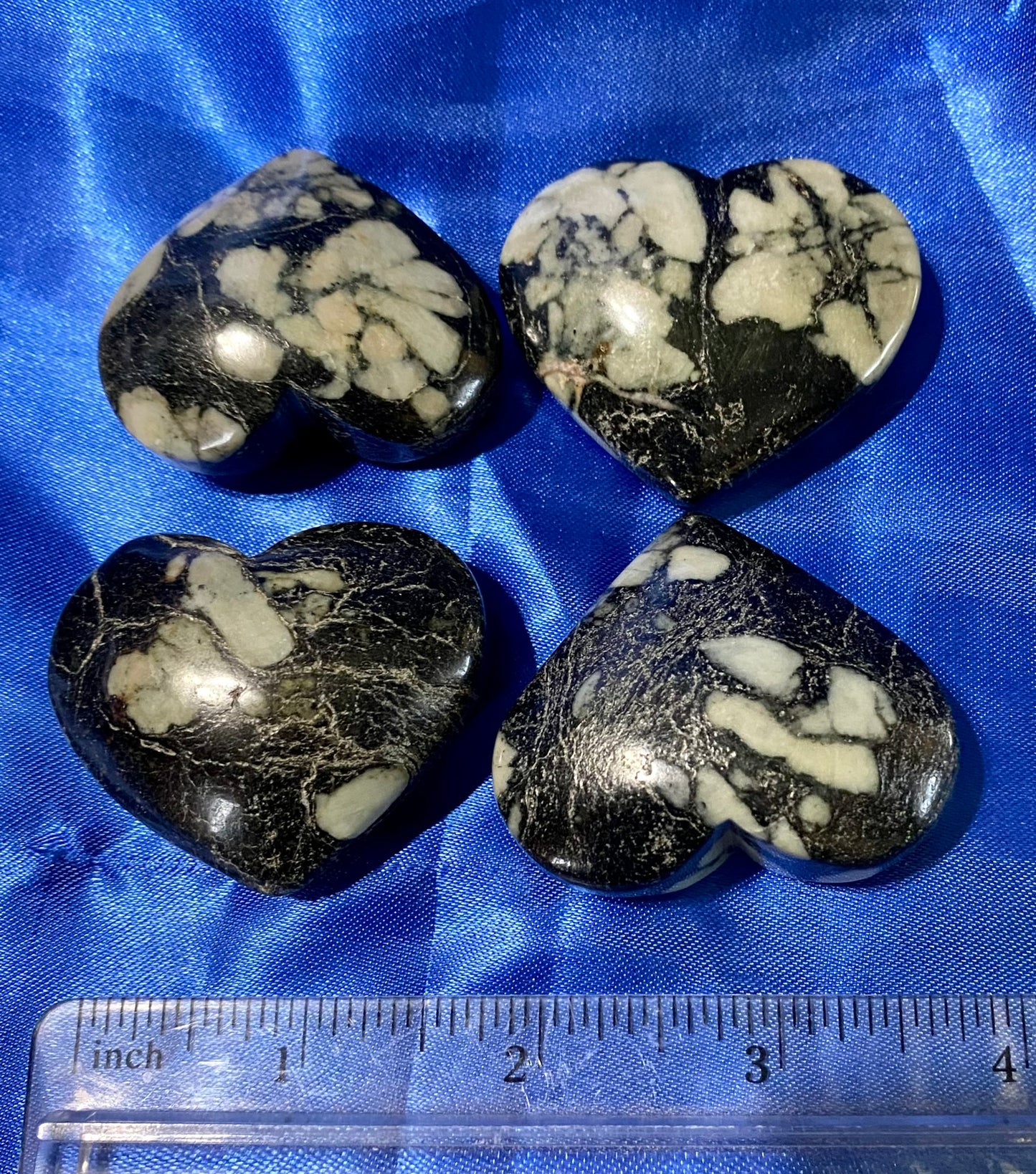 Chrysanthemum Stone Heart Figurines m1-4 - polished black white stone sculptures