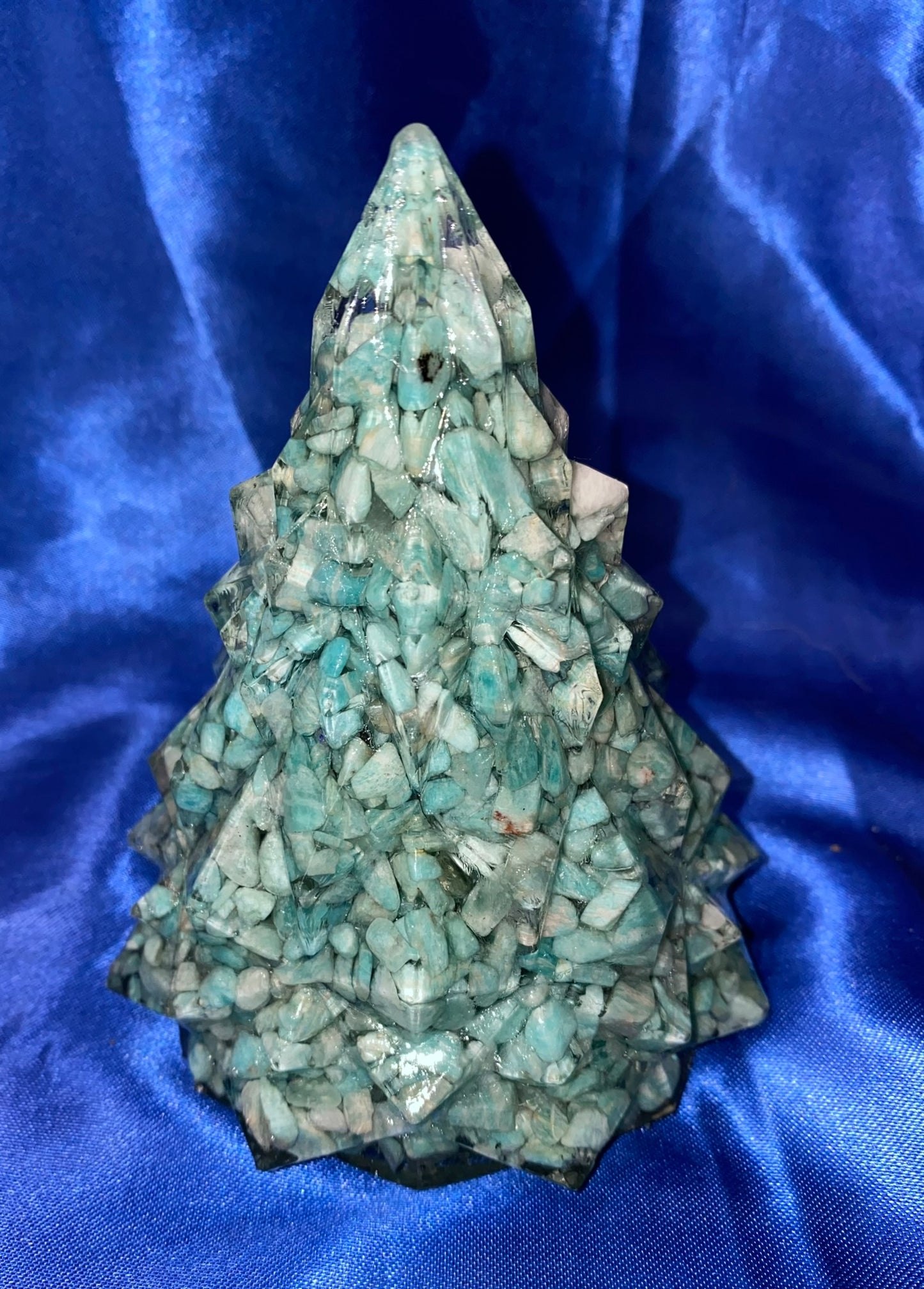 Stone-Chip-Filled Resin Christmas Tree Statue Figurine