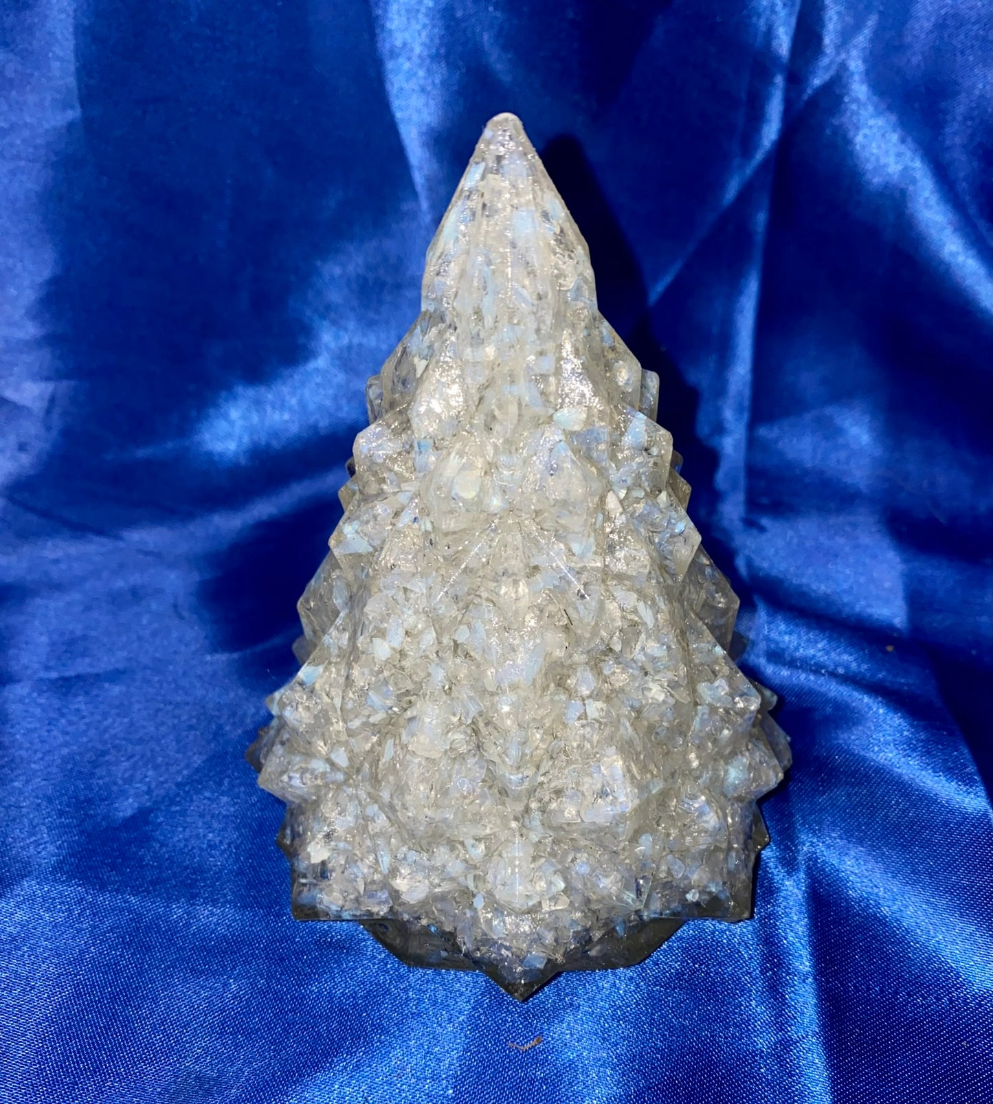 Stone-Chip-Filled Resin Christmas Tree Statue Figurine